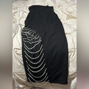 Elegant Black Dress with Silver Chain Detail